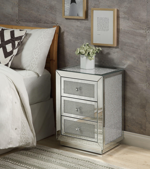 Lavina Mirrored & Faux Diamonds Accent Table - Marjories Furniture (Las Vegas, NV)