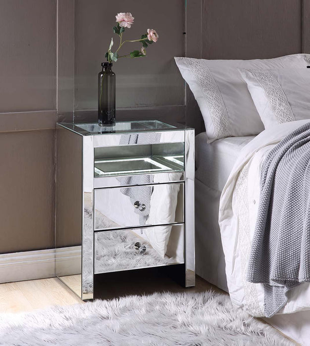 Malish Mirrored Accent Table (LED) - Marjories Furniture (Las Vegas, NV)