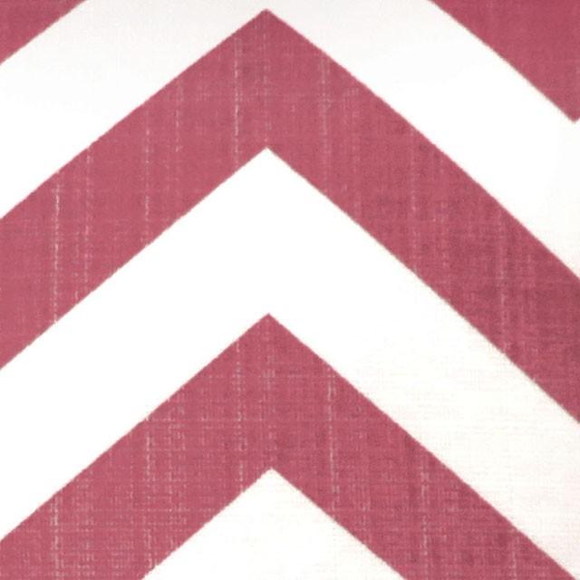 Zoe Red Chevron 18" X 18" Pillow, Red Chevron (2/CTN) - Marjories Furniture (Las Vegas, NV)