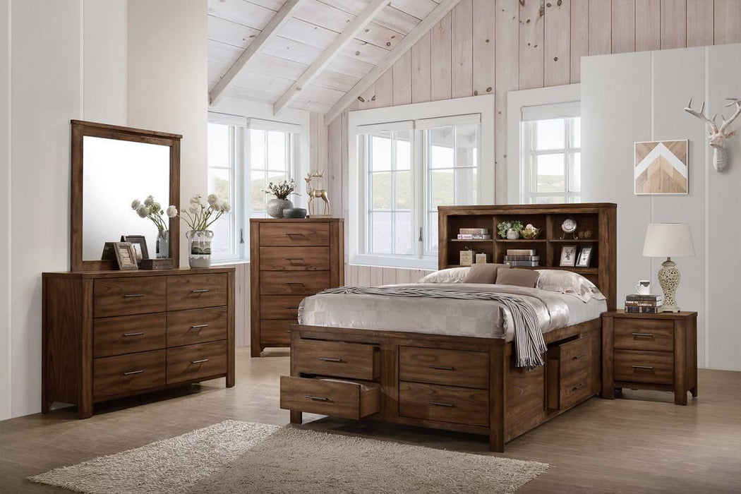 Liihen Eastern King Bed in Oak